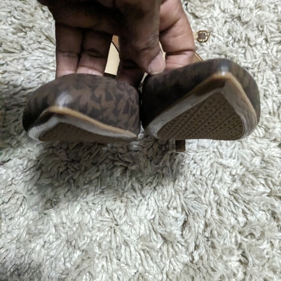 Heels - Picture 3 of 14